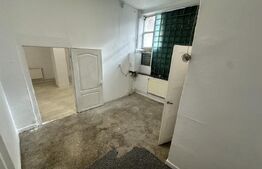 Spatiu comercial la cheie, de inchiriat, cu 2 intrari, Deva