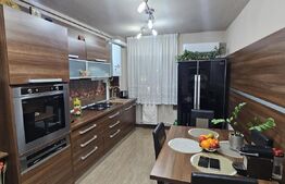 Apartament 3 camere, decomandat 70 mp,  zonă centrală – Deva
