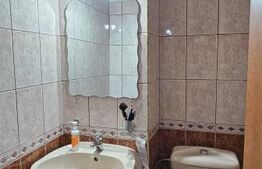Apartament 3 camere, decomandat 70 mp,  zonă centrală – Deva