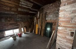 Oportunitate investițională: Casă cu subsol, parter, etaj și mansardă, Deva