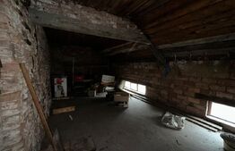 Oportunitate investițională: Casă cu subsol, parter, etaj și mansardă, Deva