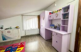 Casa individuala de vanzare, 216 mp, zona Cetate 