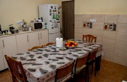Casă 220 mp + Spațiu Comercial 105 mp - Piața Centrală