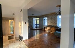 Casă mare, în Centrul Vechi din Deva - 10 camere, ideal locuință + investiție