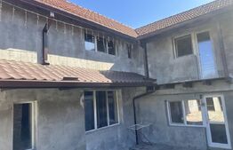 Casă spațioasă într-o zonă liniștită – curte amenajată cu filigorie, piscină.