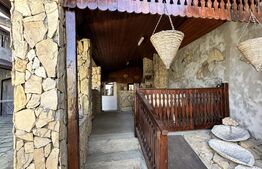 Casă spațioasă într-o zonă liniștită – curte amenajată cu filigorie, piscină.