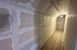 Casă spațioasă într-o zonă liniștită – curte amenajată cu filigorie, piscină.