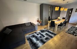 Casă spațioasă într-o zonă liniștită – curte amenajată cu filigorie, piscină.