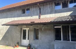 Casă spațioasă într-o zonă liniștită – curte amenajată cu filigorie, piscină.