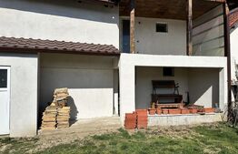 Casă spațioasă într-o zonă liniștită – curte amenajată cu filigorie, piscină.