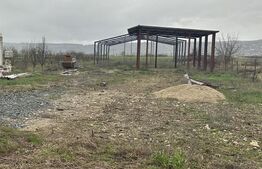 Teren INTRAVILAN generos + 2 hale metalice 