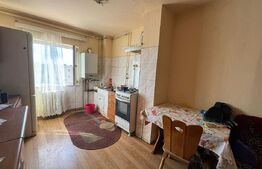Apartament 3 camere, decomandat 72 mp, zona central Simeria