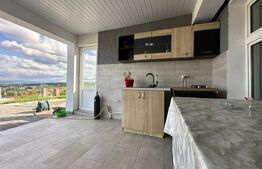 Casă individuală cu panoramă asupra Devei și Munților Retezat – teren generos