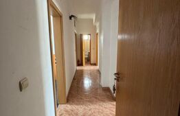 SPAȚIU COMERCIAL/BIROURI DE VÂNZARE – 140 MP UTILI – DEVA, Central 