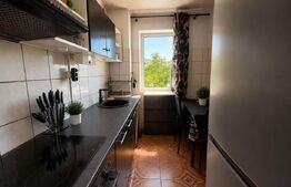 Apartament 2 camere, semidecomandat, cu balcon, etaj 3/4