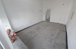 Spațiu comercial 50 mp, parter, cu vitrină și 2 intrări – Micro 6, Hunedoara