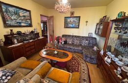 Apartament 3 camere, decomandat | Micro 7, Hunedoara | Etaj 2 