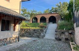 Casa superba cu etaj, zona retrasa - Deva
