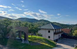 Casa superba cu etaj, zona retrasa - Deva