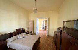 Casă spațioasă cu 6 camere, teren 700 mp, garaj și terasă
