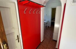 Casă spațioasă cu 6 camere, teren 700 mp, garaj și terasă