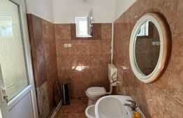 Casă spațioasă cu 6 camere, teren 700 mp, garaj și terasă