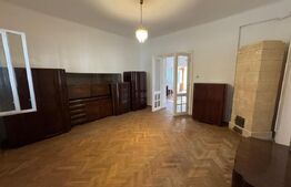 Casă spațioasă cu 6 camere, teren 700 mp, garaj și terasă