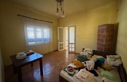 Casă spațioasă cu 6 camere, teren 700 mp, garaj și terasă