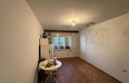 Casă spațioasă cu 6 camere, teren 700 mp, garaj și terasă