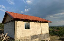 Casă la roșu de vânzare în Chimindia, teren de 1.400 mp, acces 2 drumuri