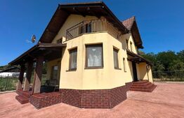 Casă premium perfectă pentru familie , cu garaj și grădină