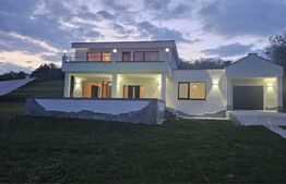 Casă nouă, independentă energetic, in stil mediteranean în mijlocul naturii