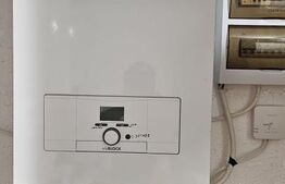 Casă independentă energetic, cu piscină interioară și exterioară 