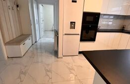 Apartament 3 camere de vânzare, 94 mp, zona Centrala