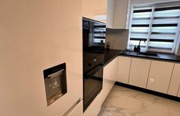 Apartament 3 camere de vânzare, 94 mp, zona Centrala