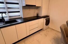 Apartament 3 camere de vânzare, 94 mp, zona Centrala