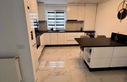 Apartament 3 camere de vânzare, 94 mp, zona Centrala