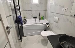 Apartament 3 camere de vânzare, 94 mp, zona Centrala