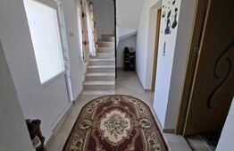 Două case, 160 mp, garaj, 1.370 mp de teren, zona Lesnic