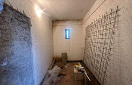 Casa 80 mp, teren 2717 mp intravilan, zona Branisca