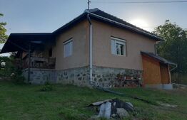 Casa 85 mp, teren 3232 mp, zona Brad