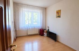 Apartament 3 camere de vanzare, 46 mp, zona Micro 15