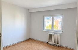 Apartament 3 camere, 70 mp, zona Liliacului
