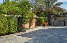 Upgraded, 3bedroom Legacy Large, Corner