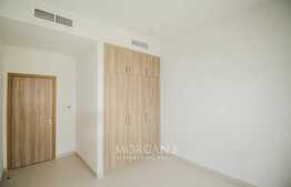 Opposite to pool and park, 3BR+Maid's,