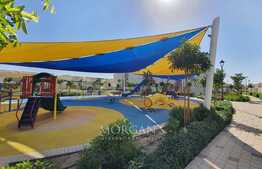 Opposite to pool and park, 3BR+Maid's,