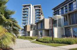 LUXURY 2 BEDROOM, VACANT, Unfurnished