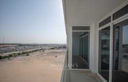 Low floor / Spacious / excellent location