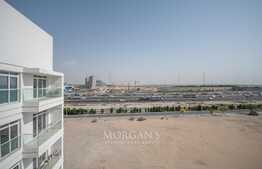 Low floor / Spacious / excellent location