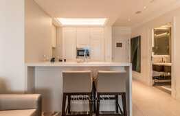 STUNNING STUDIO , TOP FLOOR - VACANT